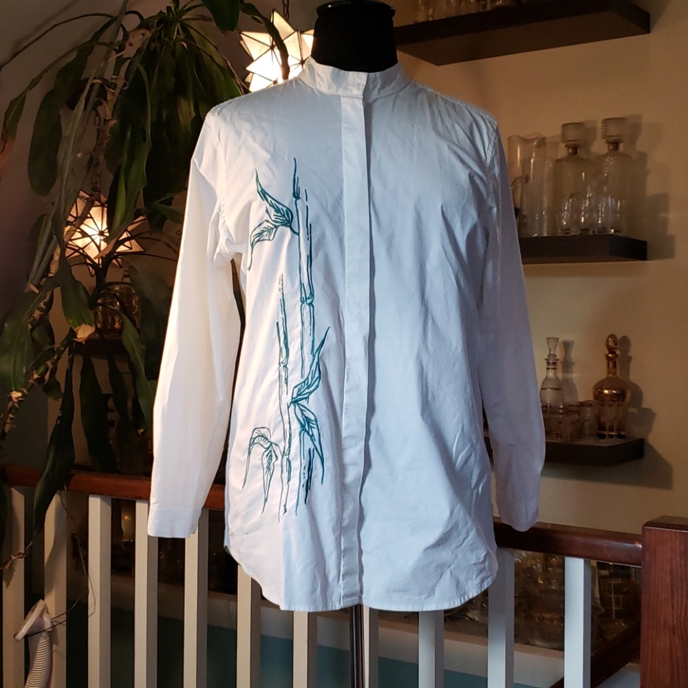 Ruby Rd. Women White Embrodered Bamboo Pattern Hidden Button Front Long Shirt
